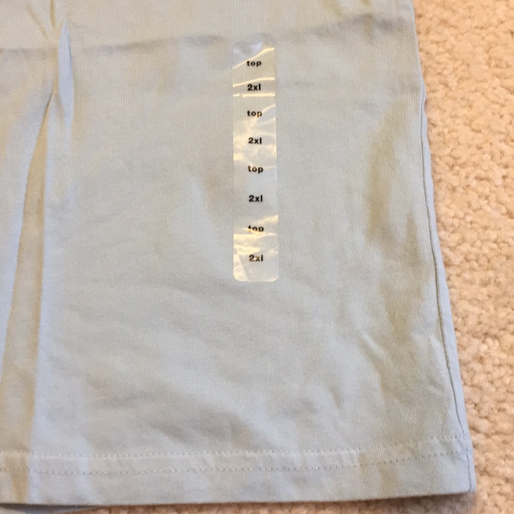 NWT Gap T-shirt - Picture 3 of 4